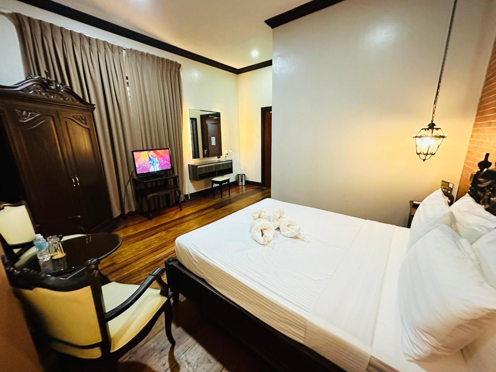 Vigan Plaza Hotel Exterior photo