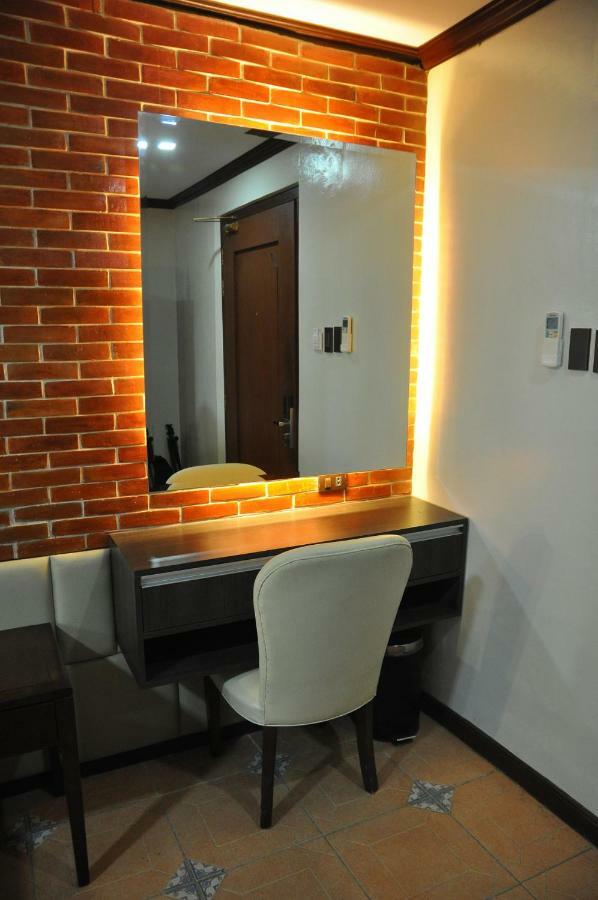 Vigan Plaza Hotel Exterior photo