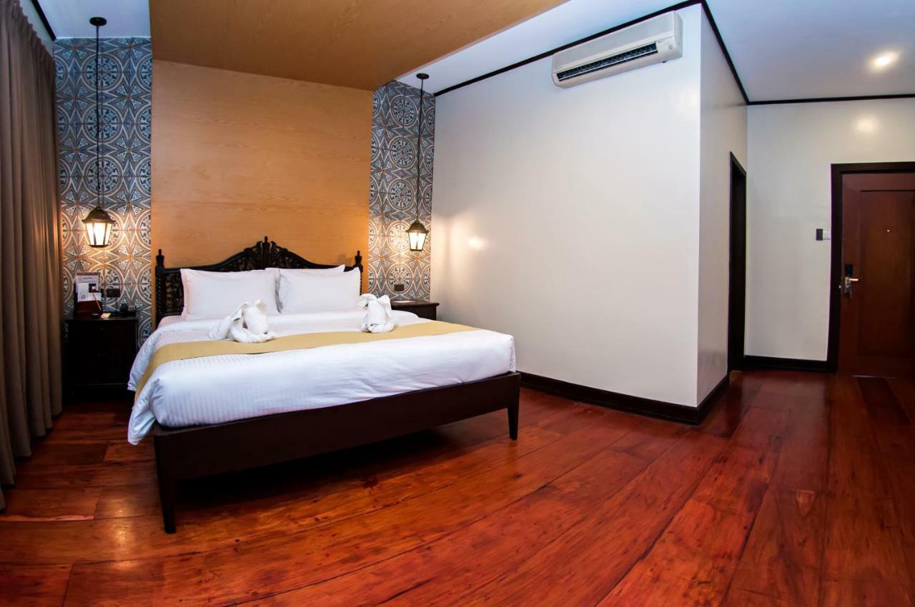 Vigan Plaza Hotel Exterior photo