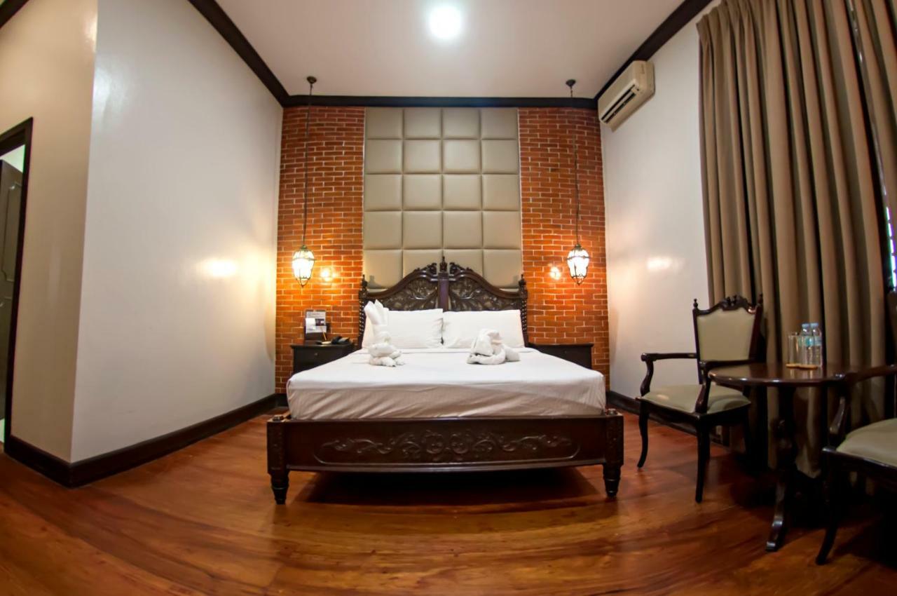 Vigan Plaza Hotel Exterior photo