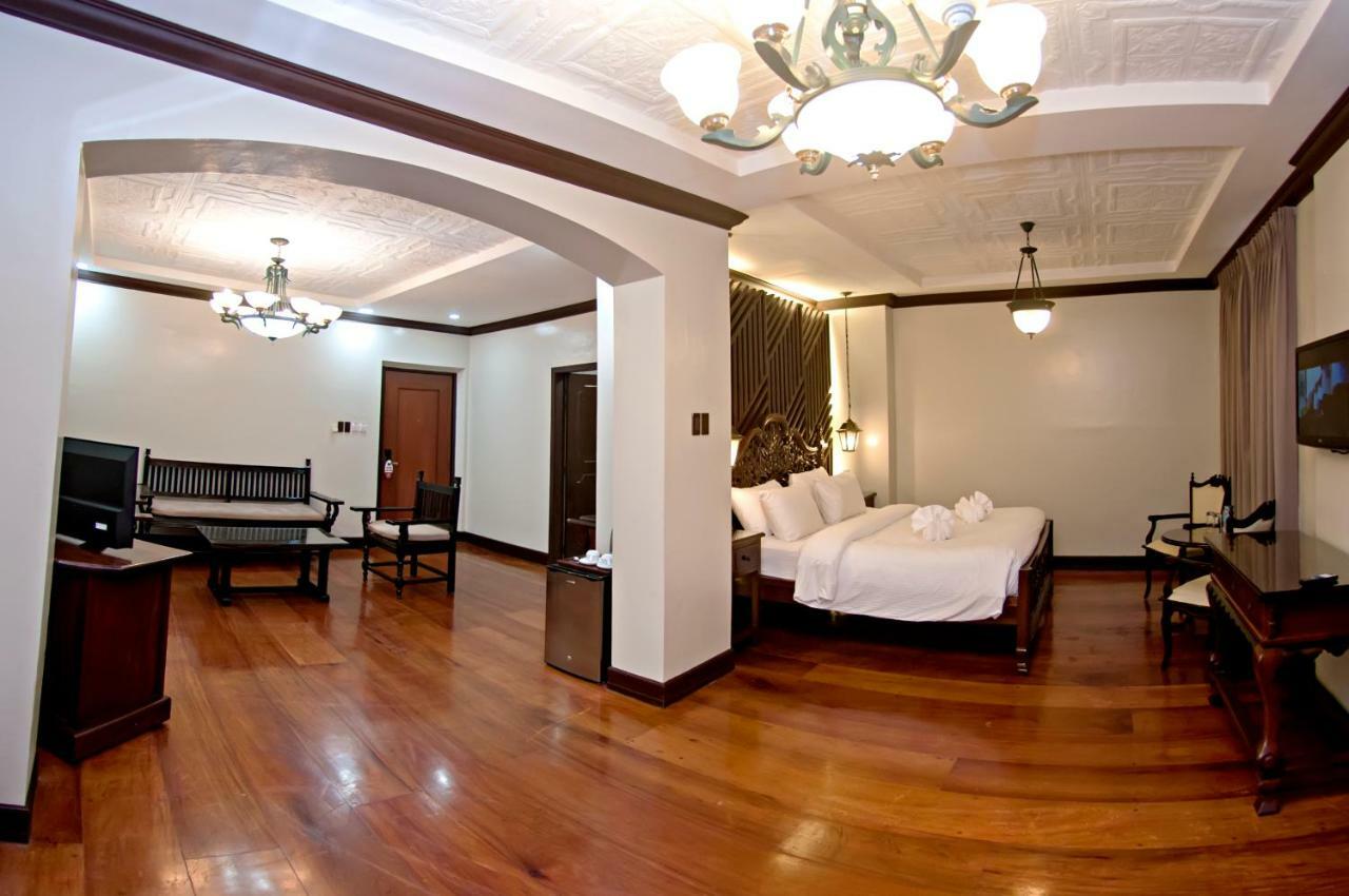 Vigan Plaza Hotel Exterior photo